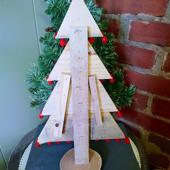 Hand Crafted Repurposed Wood Rustic Wooden Christmas Tree, Farmhouse Decor 16" - Picture 4 of 7